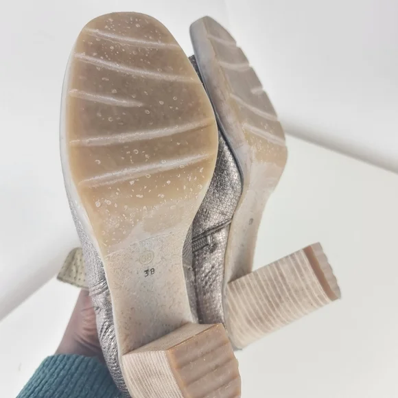 Mjus Shoes Leather Perforated Ankle Boots Size 38 or 8 Booties Side Zip - Picture 9 of 12